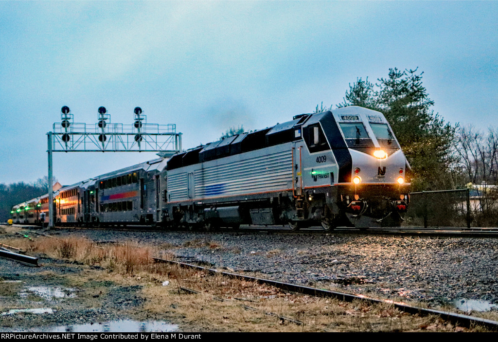 NJT 4009 on train 1161